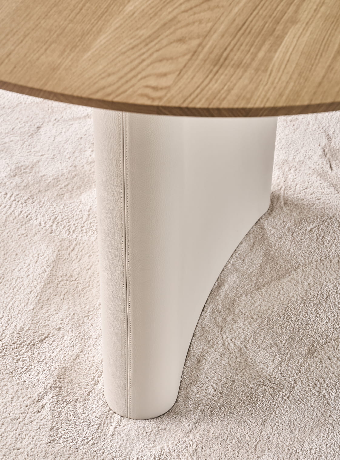 Detailbild Tischbein Leder