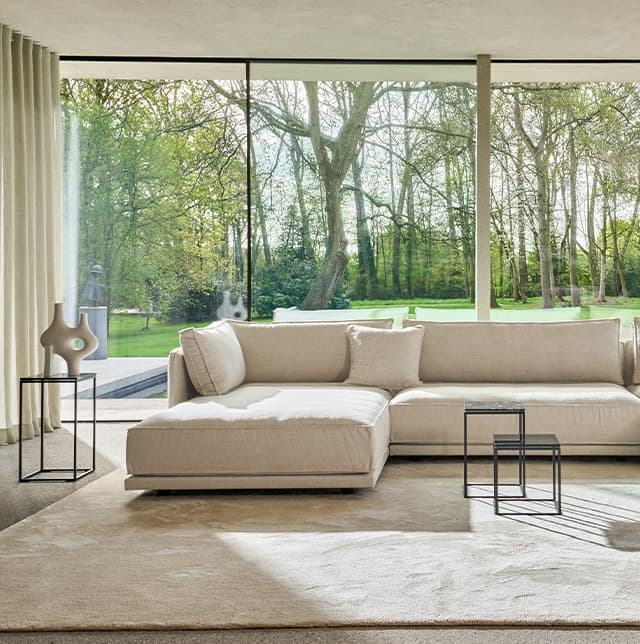 Beiges Sofa