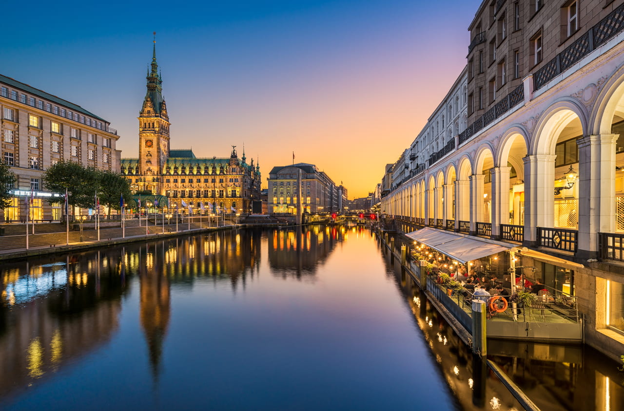 Abendliche Stimmung in Hamburg an der Elbe