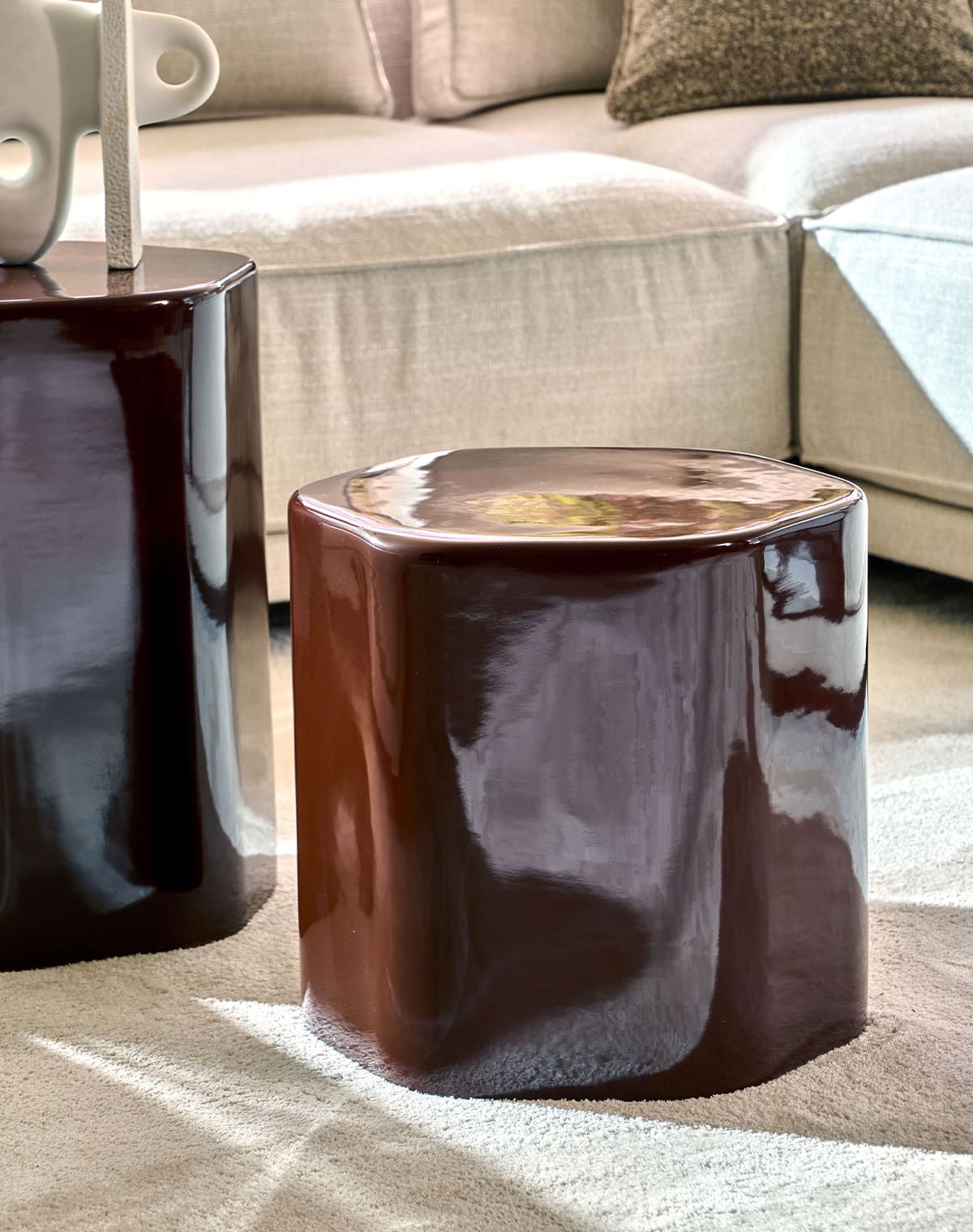 Rote Couchtische Detail