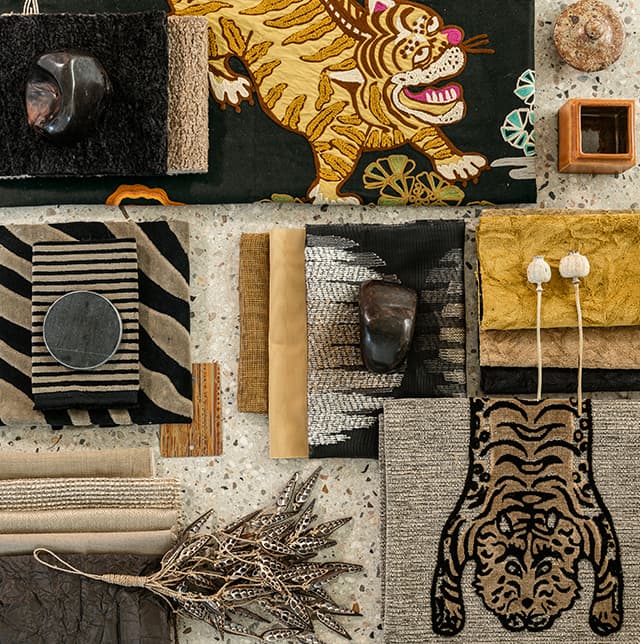 Stoffcollage mit gelben und schwarzen Stoffen