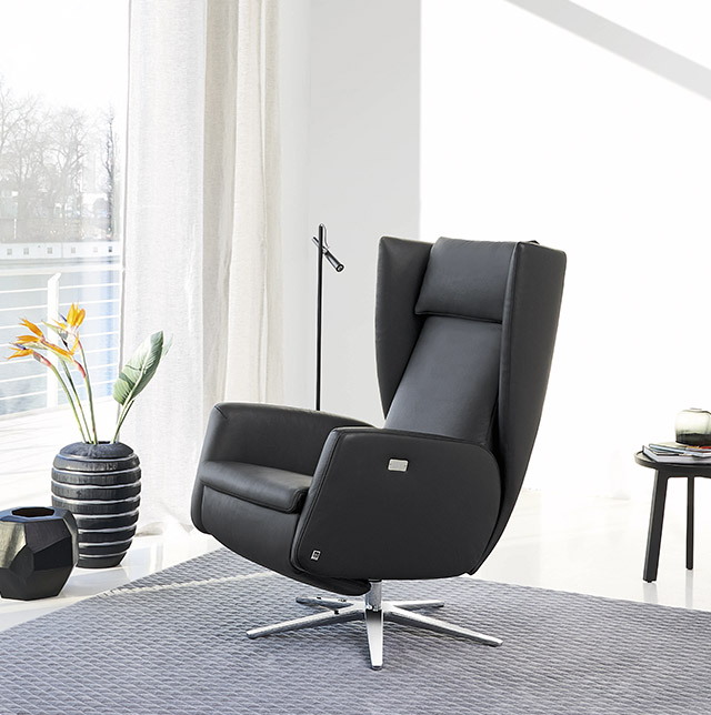 slide-bw-armchair-dave-s-02.jpg