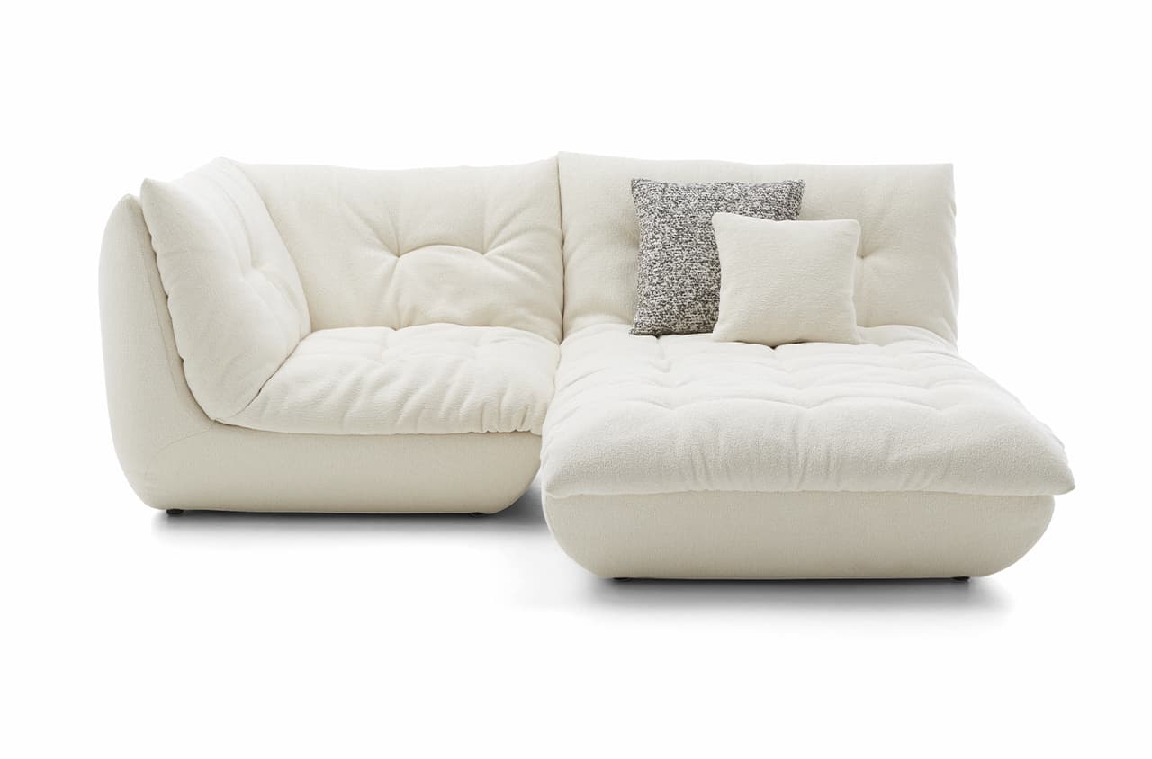 Freisteller eines weißen Sofas