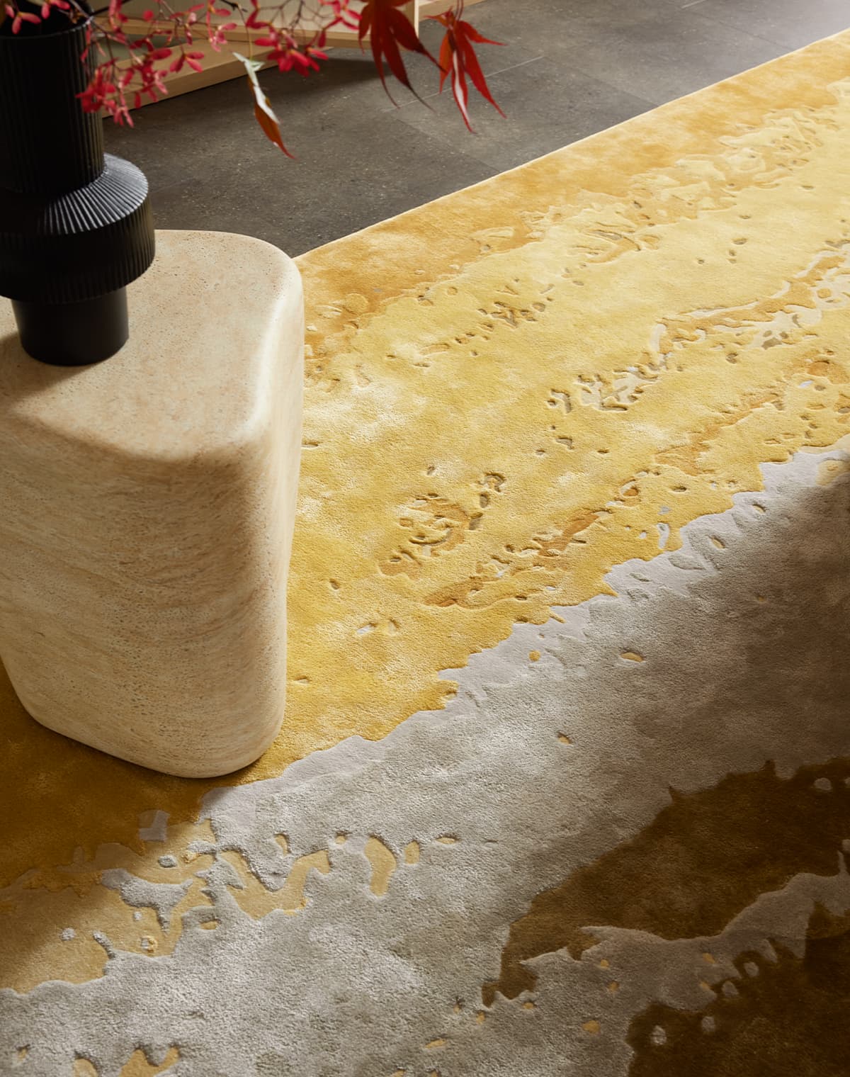 Teppich Seep von nahem fotografiert mit kleinem Tisch