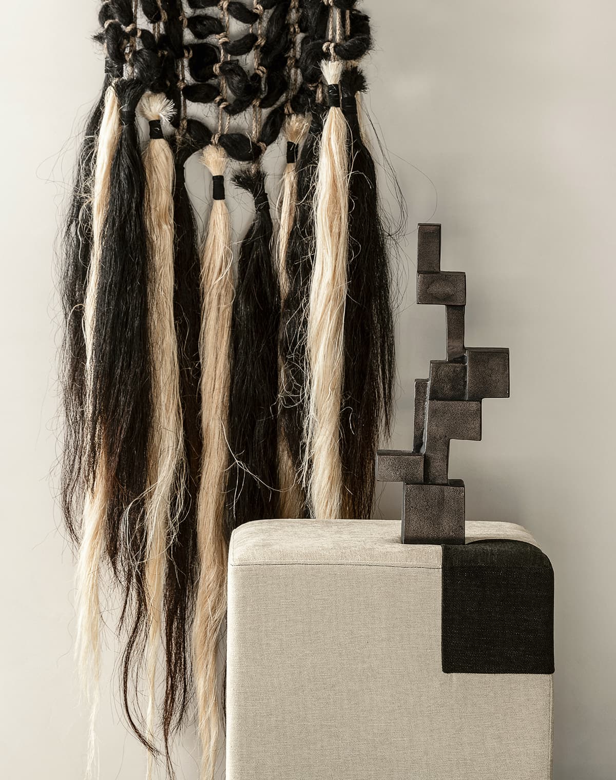 Dreamcatcher und ein Pouf in Beige